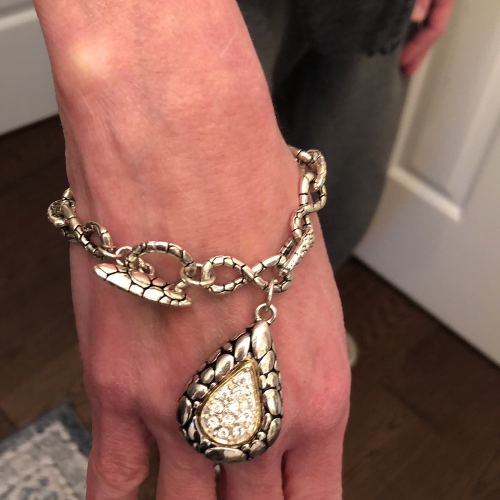 Chain link bracelet with crystal tear drop